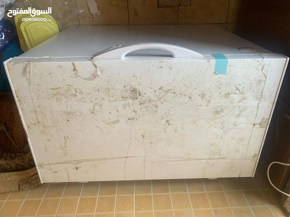 للبيع فريزر أفقي 200 لتر - شبه جديد!