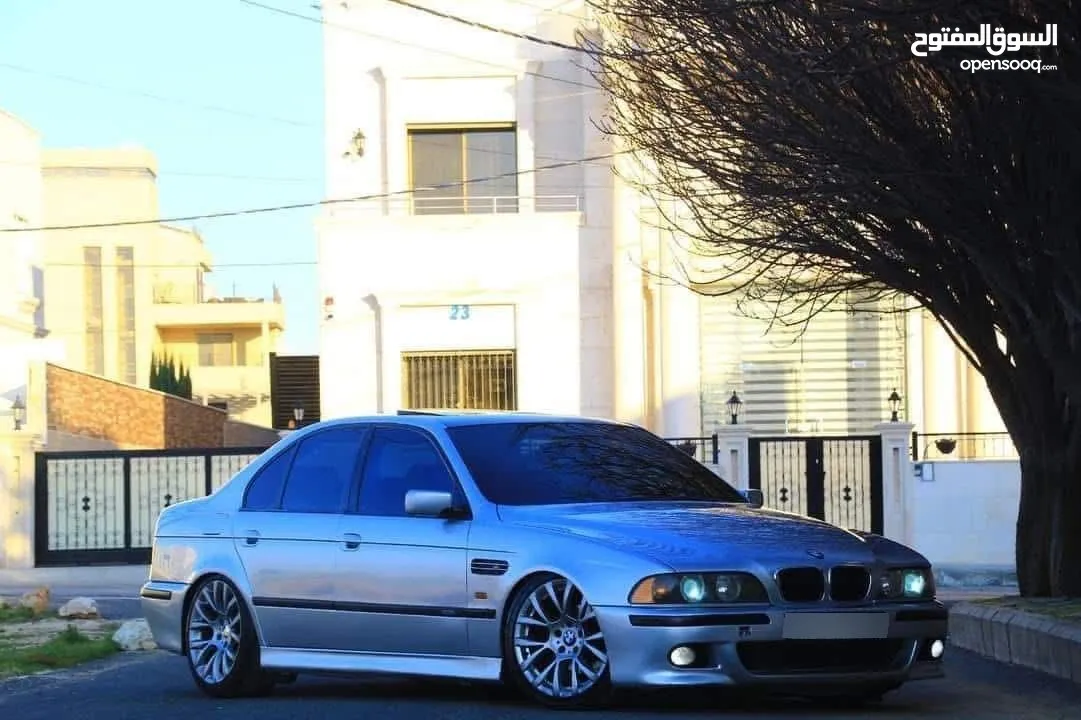 BMW (e39) دب للبيع