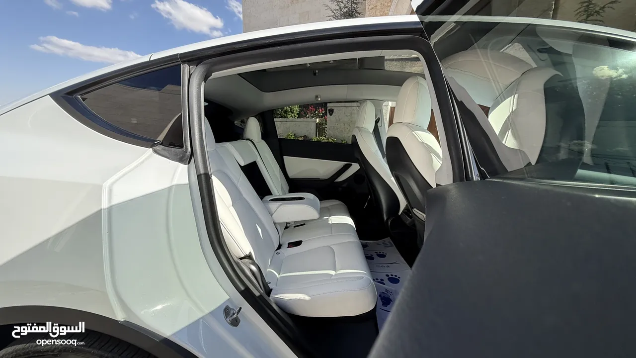 Tesla model Y dual motor