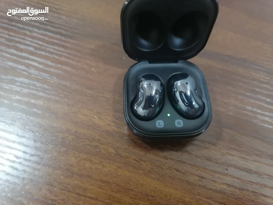 سماعه SAMSUNG Buds Live للبيع حالة الوكاله