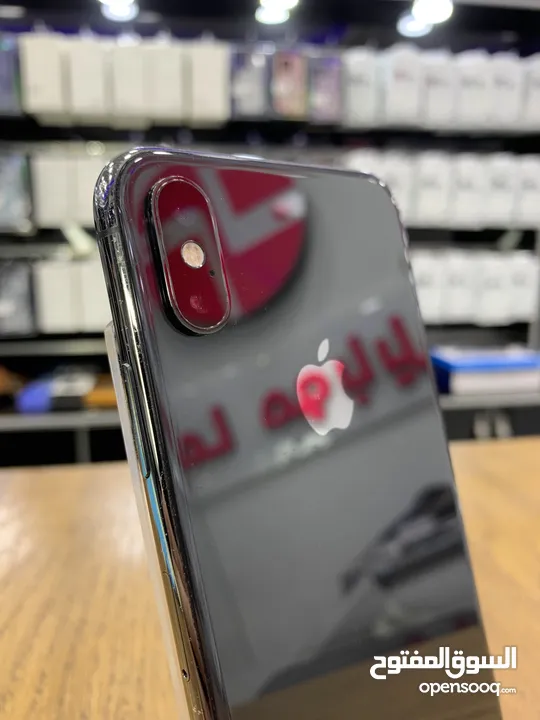 iPhone Xs (256) GB ايفون اكس اس مستعمل بحالة الوكالة مش مفتوح او مصلح نهائيا بطارية اصلية 81٪؜