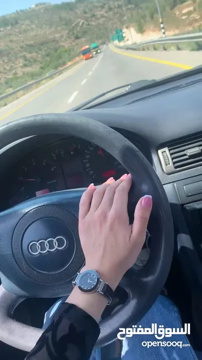 اودي A6 موديل 2001 لون كحلي مستعمله بيد بنت ،، معروضه للبيع