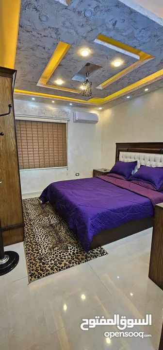 شقة مفروشة فاخرة للايجار مساحة 90 غرب شارع الجامعة ب 200م وشمال مسجد علياء التل