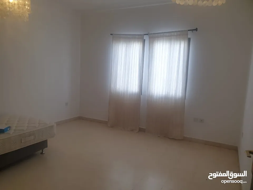 3 Bedrooms Furnished Apartment for Rent in Al Wattayah REF:1029AR