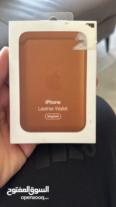 Apple IPhone leather wallet with MagSafe original from apple