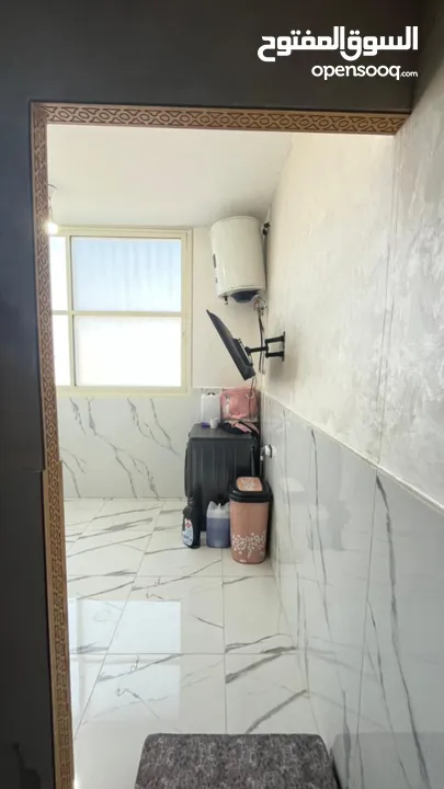 شقة للبيع في عمارة طابق ثاني قريبة من الاستخبارات في قلقيلية منطقة المرج