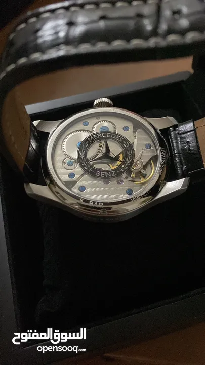 ساعة Mercedes Benz