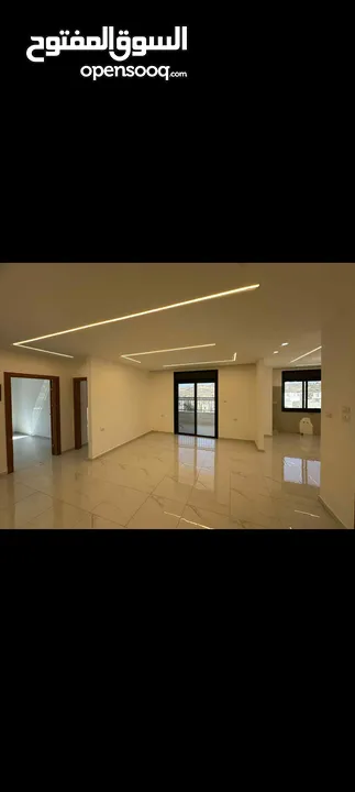 شقه مع حديقه للبيع في منطقه بيرزيت