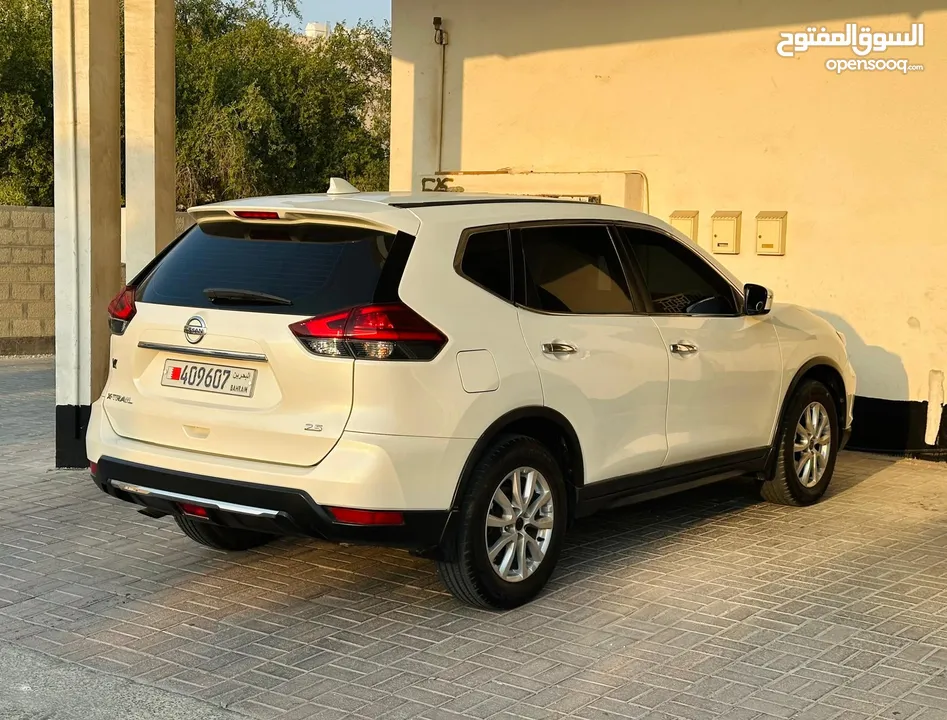 Nissan xtrail 2.5 model 2018 excellent condition