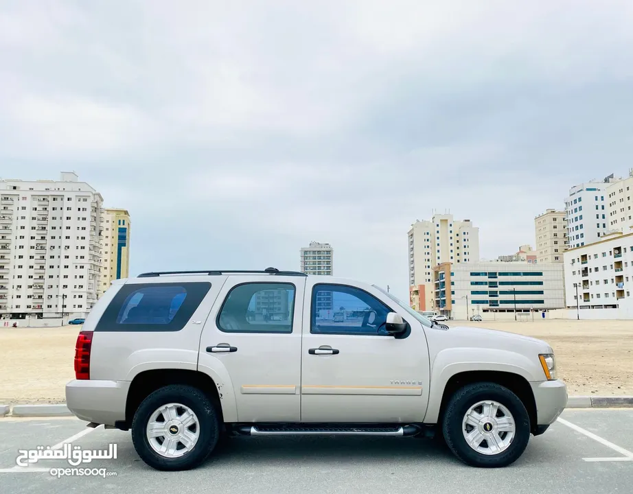 A Well Maintained CHEVROLET TAHOE 2008 Gold GCC Z71 Series