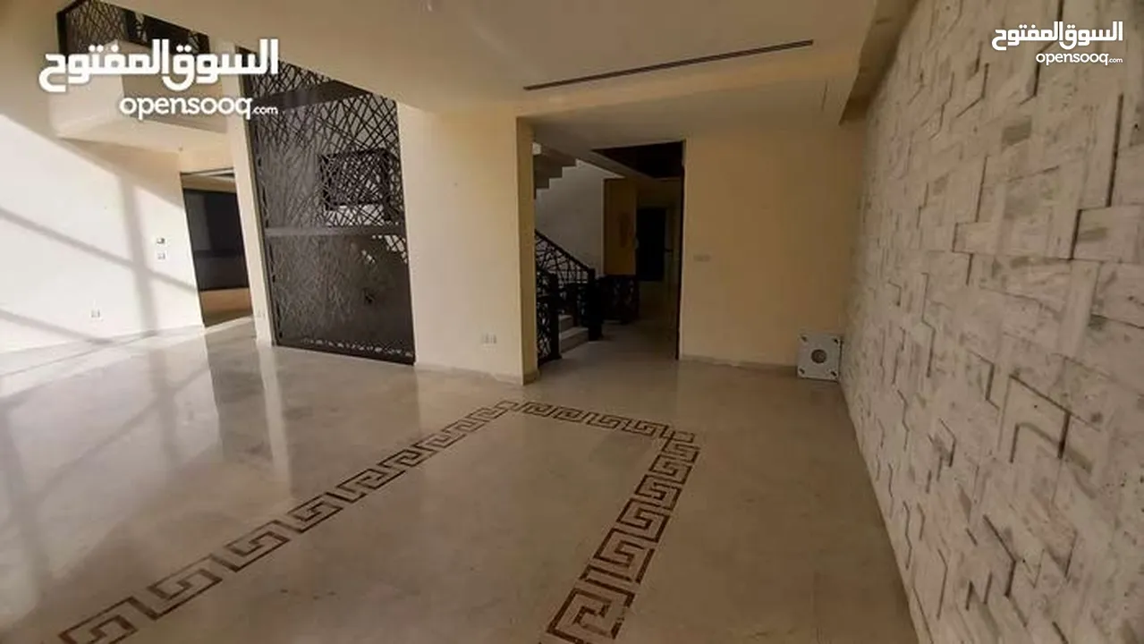 فيلا مستقله فارغه للايجار+ تشطيبات فاخره سوبر ديلوكس مسبح + مصعد + 4 طوابق