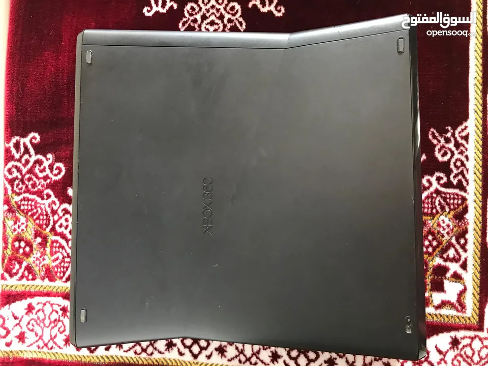 شبه جديدX box 360 مع كامل ملحقاته استعمال خفيف مع شاشة 32 بوصة