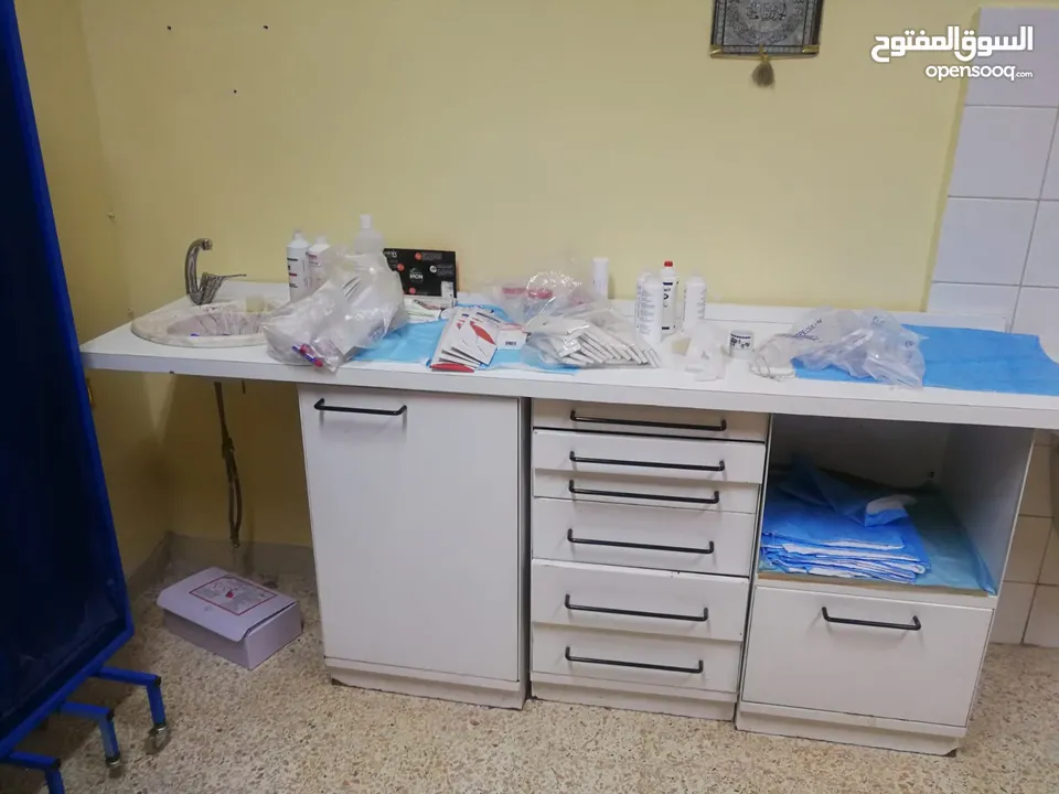 مستلزمات ومعدات عيادة نسائية وتوليد حديثة ومتكاملة للبيع بداعي السفر