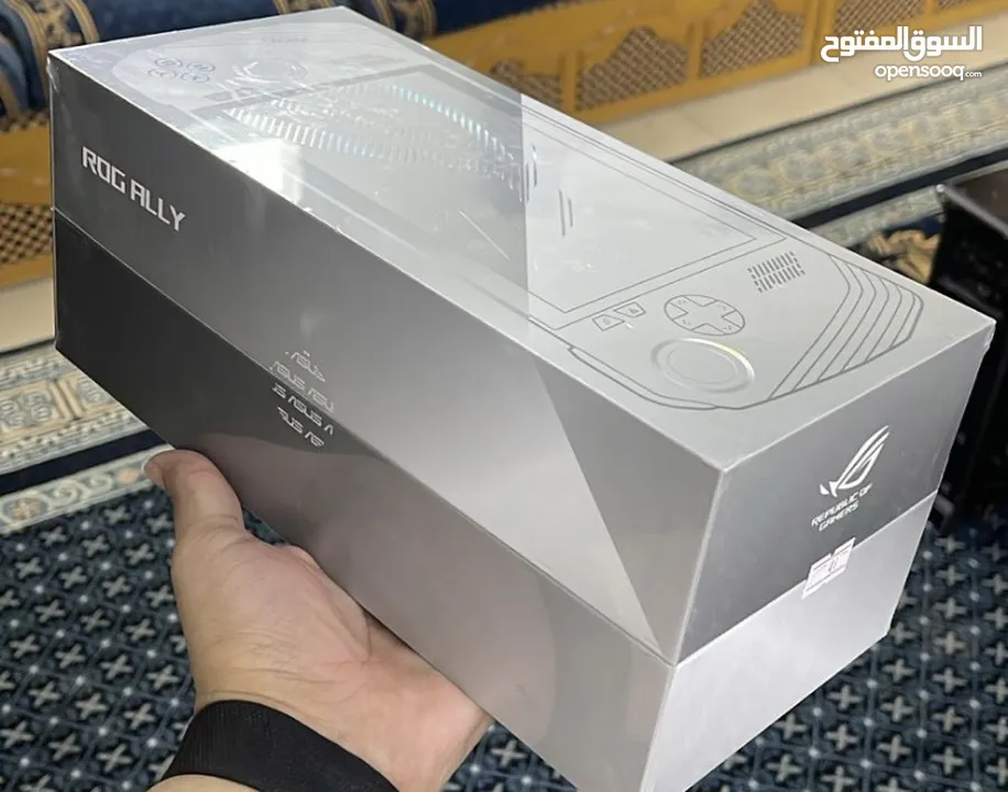 جهاز ASUS ROG Ally Z1 extreme 512 مع ضمان اس تي سي سنتين مر عليه فقط 3 شهور استخدام خفيف