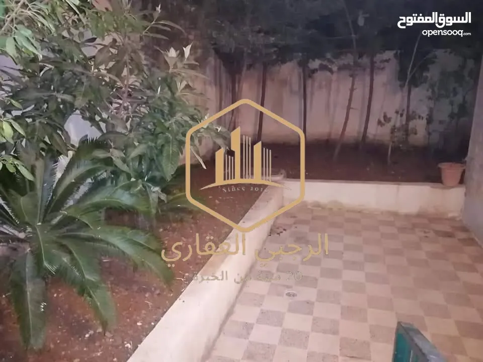شقة / للايجار / دوبلكس / مع حديقة / الجاردنز