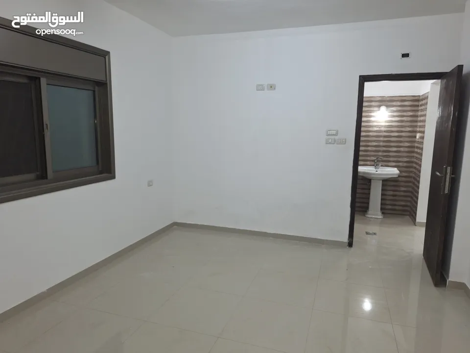 شقة للايجار للعرسان او العائلات الصغيرة