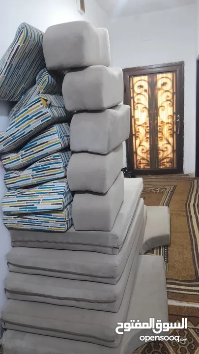اثاث فخم للبيع اكثر من طقم موجود بل صور