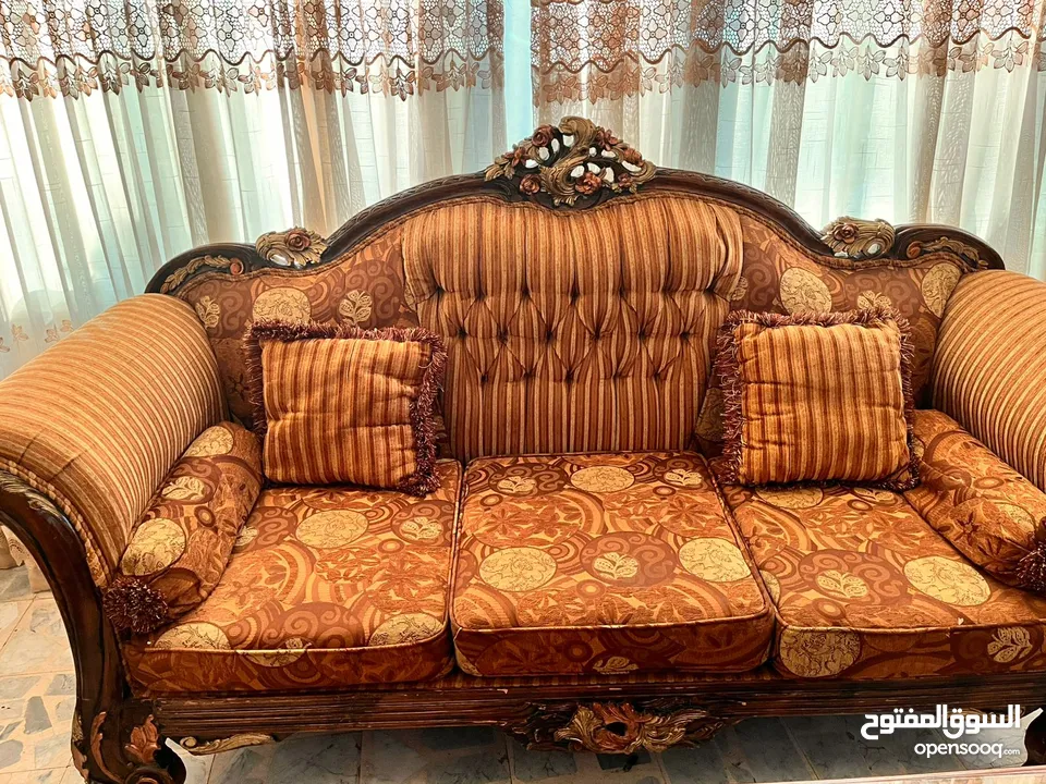 كنب غرفة ضيوف خشب زان بحالة جيدة جدا  ....................للرد السريع التواصل واتس