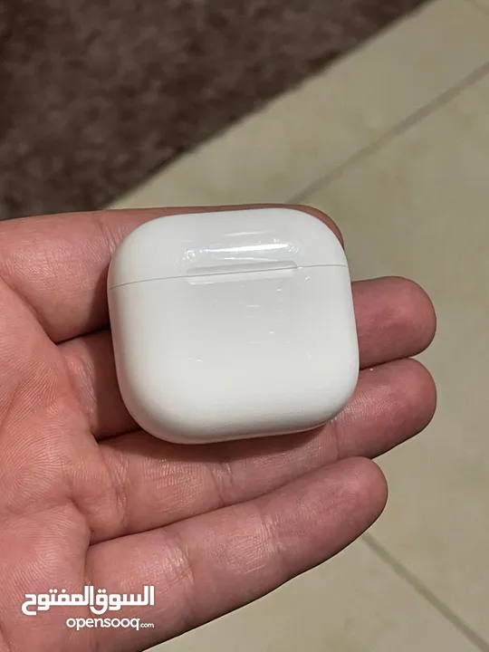أختار الأصلي وريح راسك النسخة الأحدث والأقوى  بطارية تصل إلى 5ساعات من الأستخدام Apple AirPods 4 AN