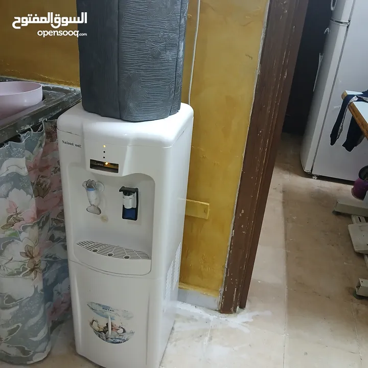 ميكرويف وكولر ماء ساخن فقط