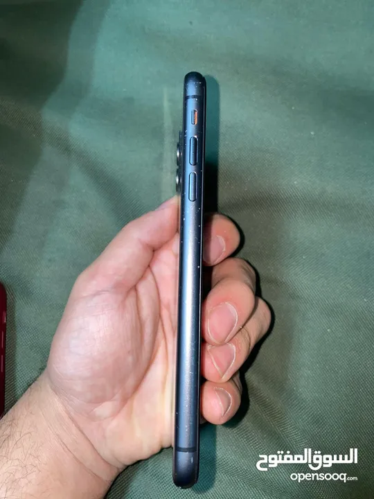 iPhone 11 128g battery health 84