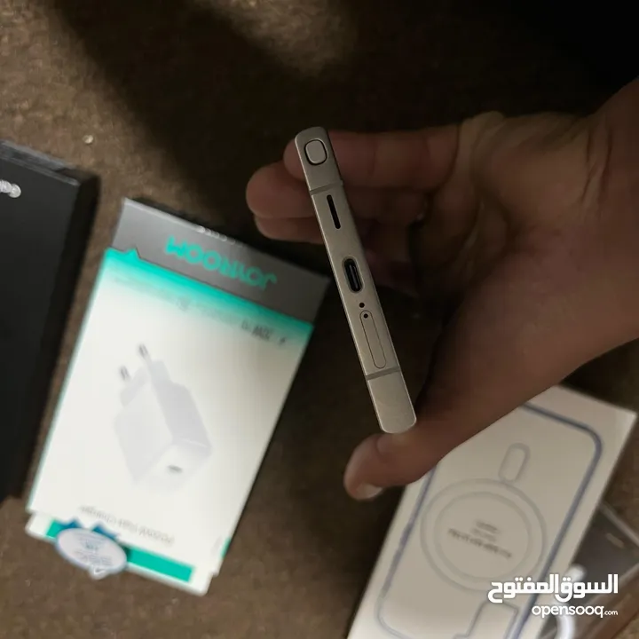 Samsung S24 Ultra 256 GB بحالة الوكالة وقابل للبدل لون تيتانيوم