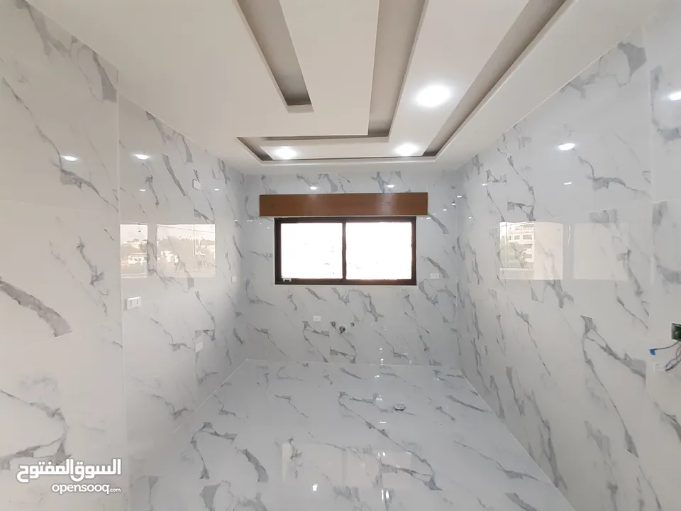 شقة طابق اول للبيع ضمن مشروع جديد في اجمل مناطق الجبيهة المنصور مساحة 150 متر مطله السعر ؟؟؟؟؟؟