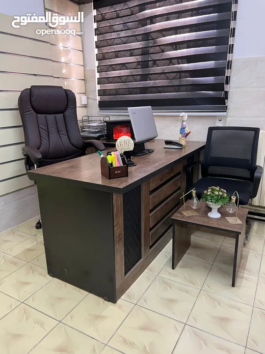 للتميز عنوان تميز بمكتب للدراسة و العمل بخشب لامينت مكفول فخم جدا بالشكل و الحجم مقاس