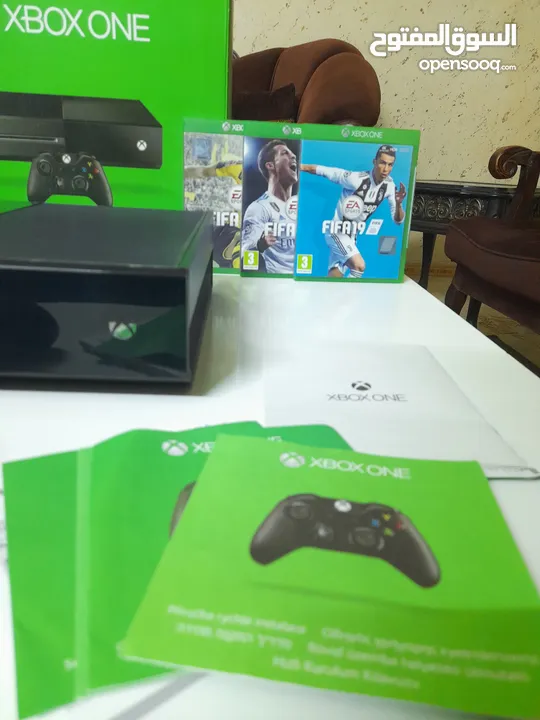 Xbox One 500 GB بحالة الوكالة غير مستخدمه