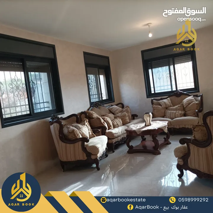 بيت مستقل مع مساحة خارجية للبيع  رافات - قرب صيدلية يامن