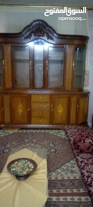 بوفيه للبيع استعمال خفيف + طقم كنب مصري خشب زان 100٪