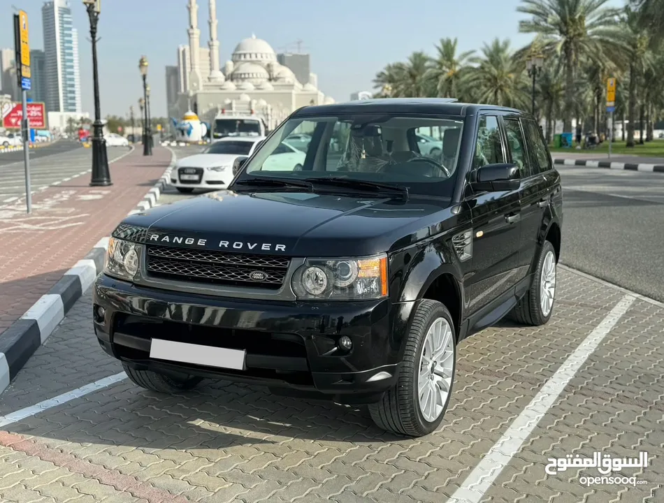 Range Rover Sport the first owner in very excellent condition GCC without accidents Little walk