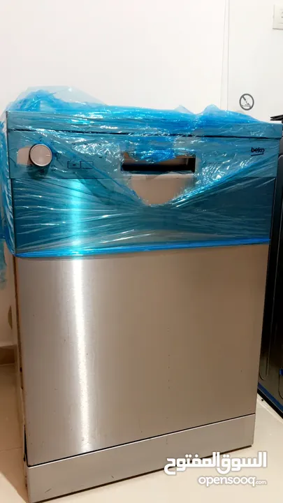 جلاس مستخدمة سنه واحدة فقط للبيع