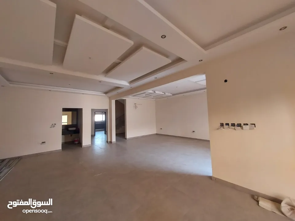 7 Bedrooms Villa with Swimming Pool and Garden for Sale in Bosher Al Muna REF:837R