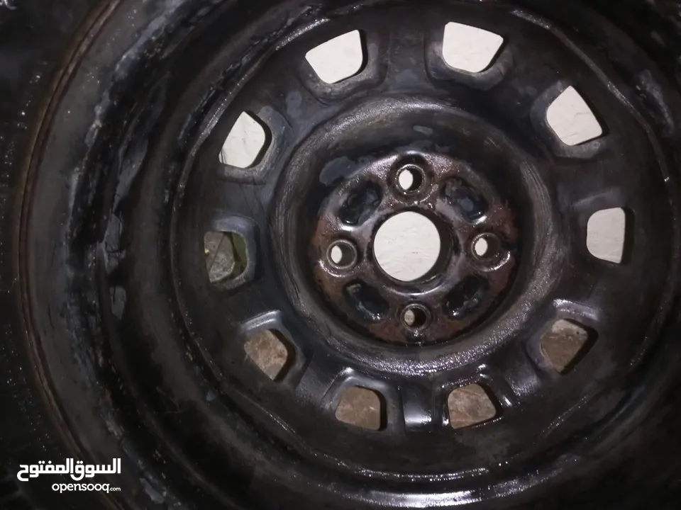 جنط اربع براغي حديد