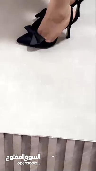 كعب نسائي جميل سايز 36 مريح ولون اسود مع فيونكه