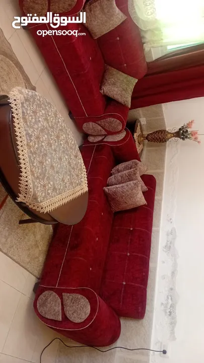 طقم كنب وكاله  طربيزات  سجاده  برداي  بسعر مغري