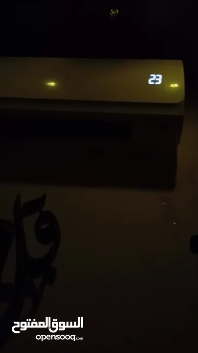 مكيف كندشن فاميلي 2 طن للبيع مستعمل سنه بحاله جديده لون ابيض حليب مطور جديد موفر كهرباء نظام ديجيتا