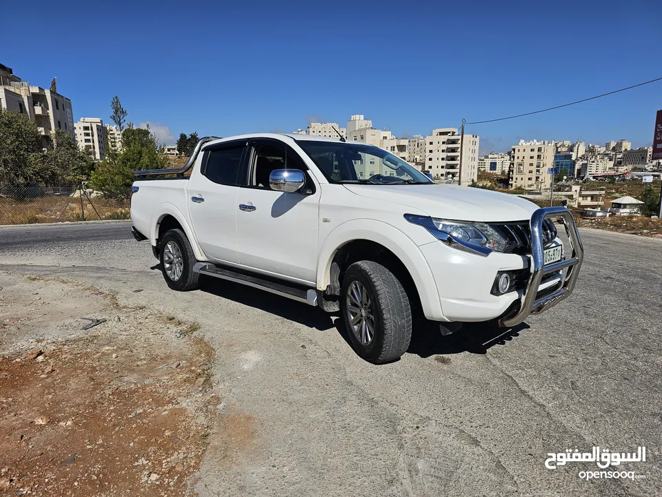 هنتر متسوبيشي L200