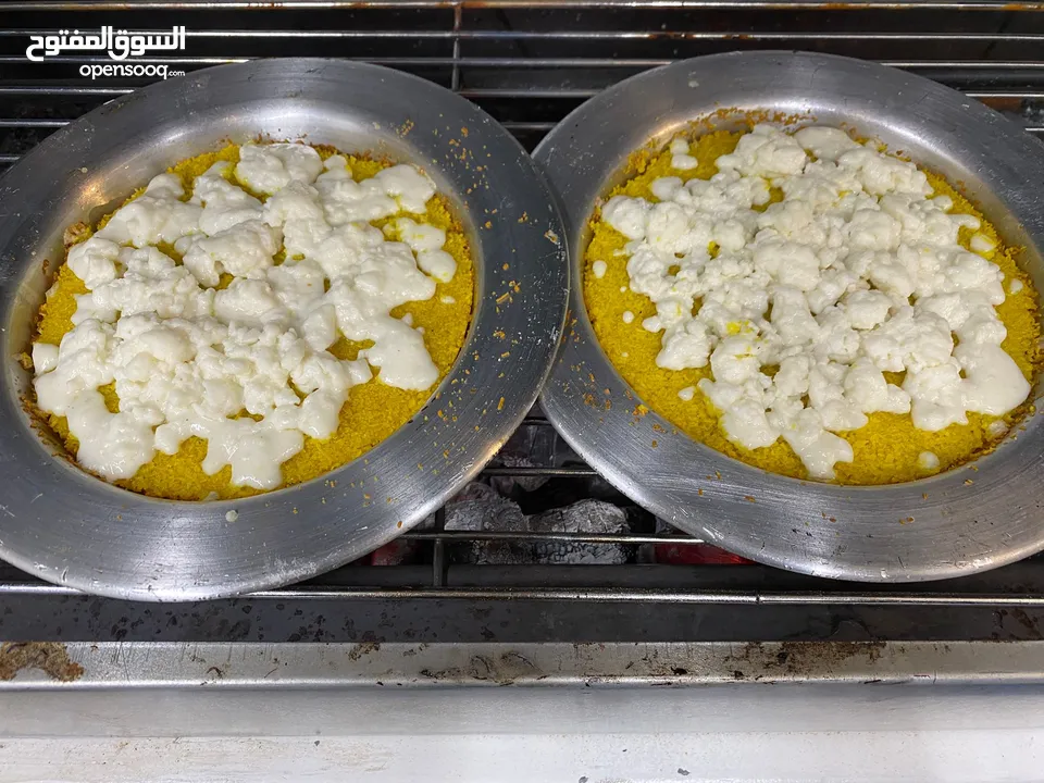 محل كنافه مجهز للبيع على الفحم وعلى الغاز