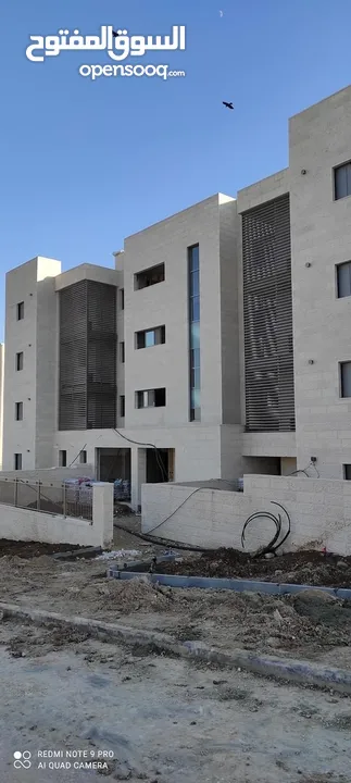 حوّل المساحات الخارجية إلى تجربة فاخرة مع أنظمة بيرغولا