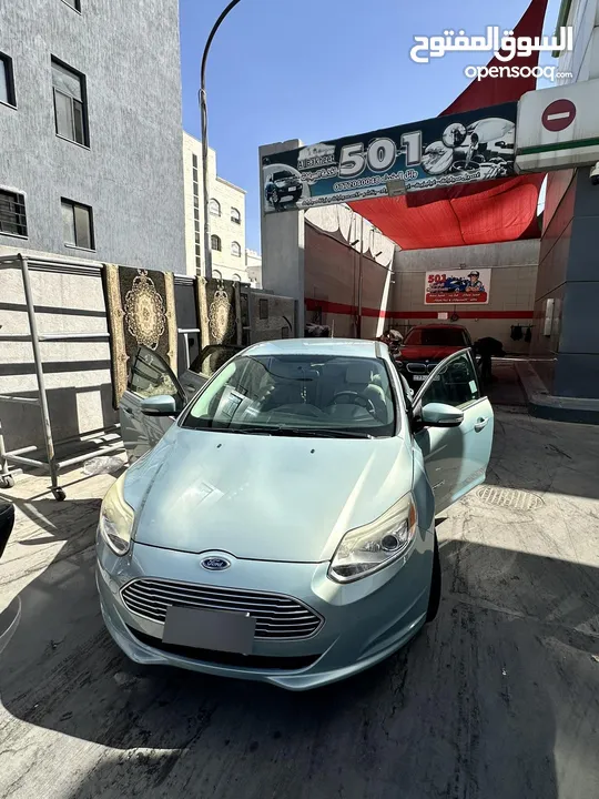فورد فوكس كهربائية بسعر مغري للغايه قابل للتفاوض للجادين