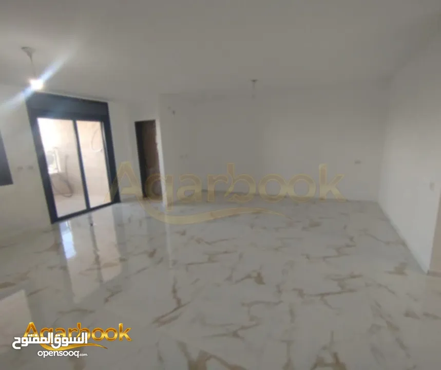 شقة للبيع بإطلالة جميلة وموقع هادئ  عين مصباح – قرب وزارة الحكم المحلي