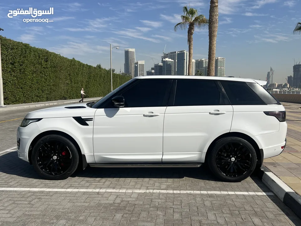 Range Rover Sport Supercharged 2015 V8 GCC - Full Car Original Paint - Full Option - Panorama Roof