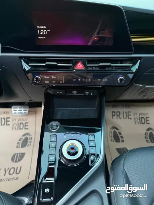 كيا نيرو هايبرد مع فتحة سقف Kia_Niro_Hybrid