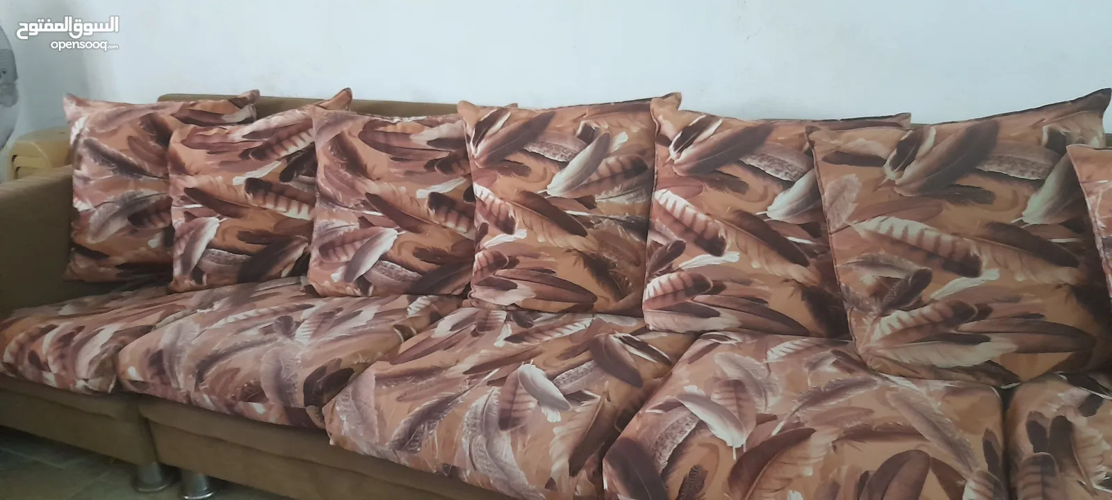 طقم كنب كورنر 8 مقاعد مستعمل بحاله جيده جداااا