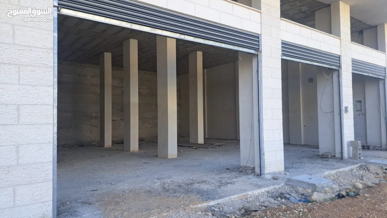 مخازن للايجار في موقع مميز