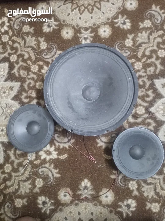 سماعات بركبو ع سياره