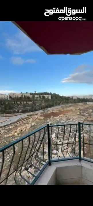 شقة سكنية 165 متر صافي بإطلالة مباشرة على جامعة بيرزيت الشارع الرئيسي