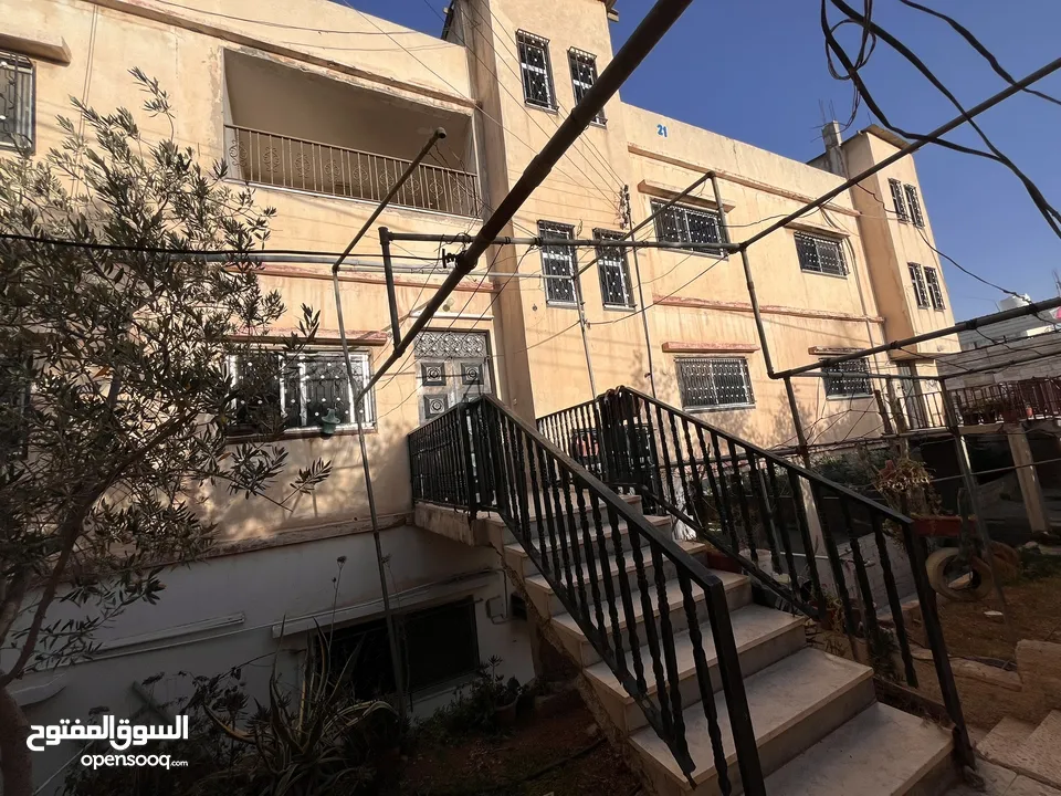 عمارة ثلاث طوابق + شقة ارضية عظم +تسوية  + كراج سيارات  للبيع